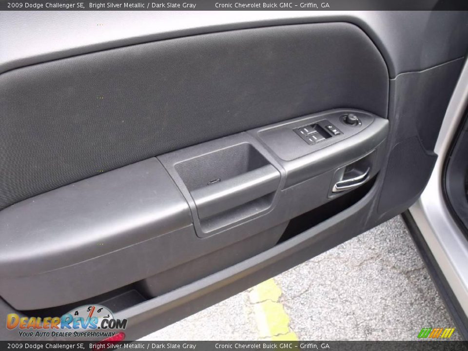 2009 Dodge Challenger SE Bright Silver Metallic / Dark Slate Gray Photo #10