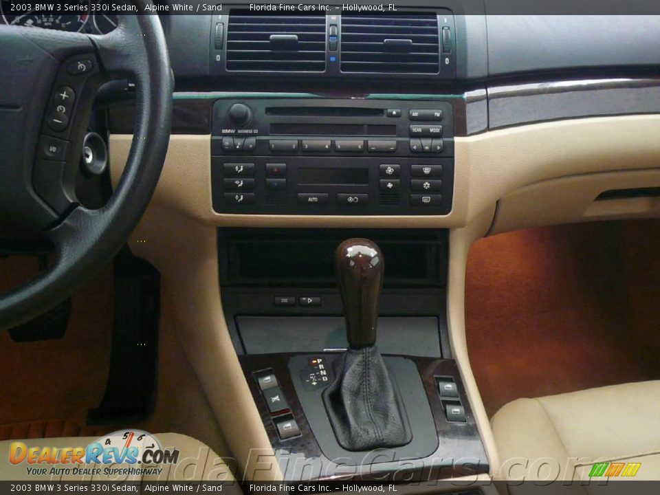 2003 BMW 3 Series 330i Sedan Alpine White / Sand Photo #18