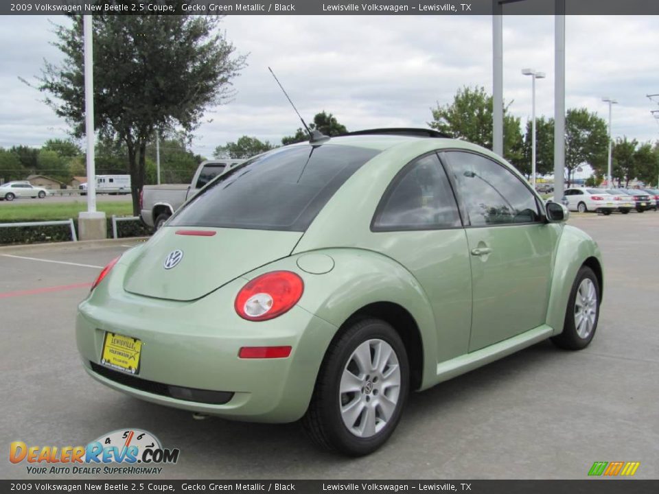 2009 Volkswagen New Beetle 2.5 Coupe Gecko Green Metallic / Black Photo #5