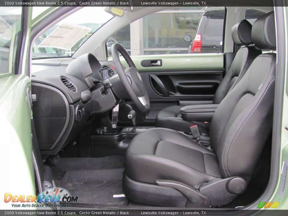 2009 Volkswagen New Beetle 2.5 Coupe Gecko Green Metallic / Black Photo #9