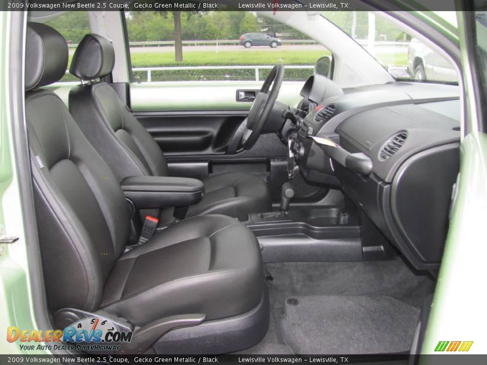 2009 Volkswagen New Beetle 2.5 Coupe Gecko Green Metallic / Black Photo #10