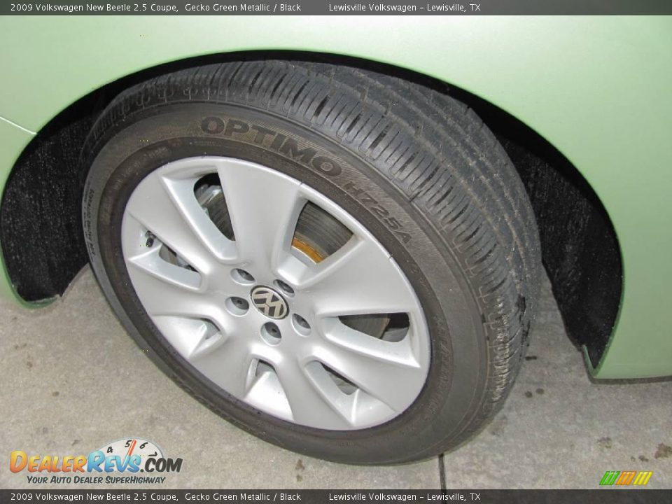 2009 Volkswagen New Beetle 2.5 Coupe Gecko Green Metallic / Black Photo #19