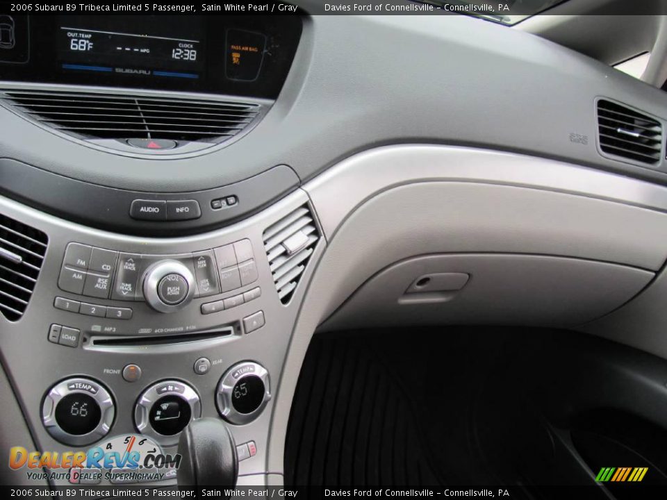 2006 Subaru B9 Tribeca Limited 5 Passenger Satin White Pearl / Gray Photo #9