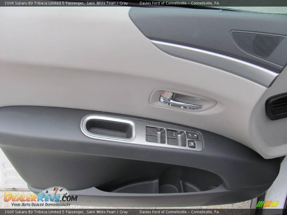 2006 Subaru B9 Tribeca Limited 5 Passenger Satin White Pearl / Gray Photo #10