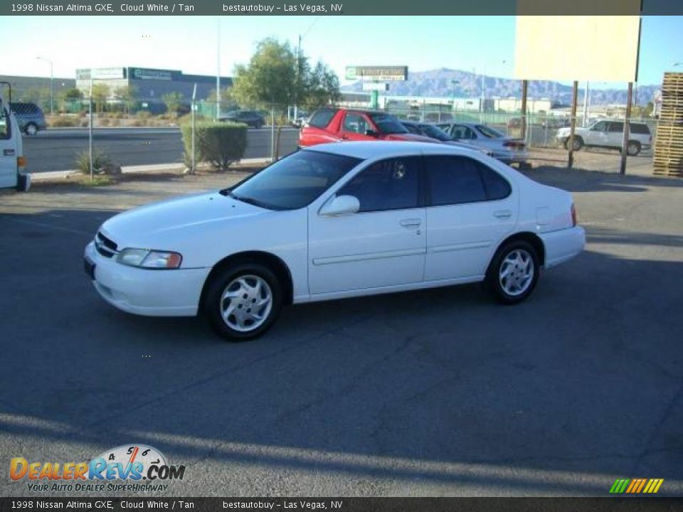 1998 Nissan Altima GXE Cloud White / Tan Photo #1