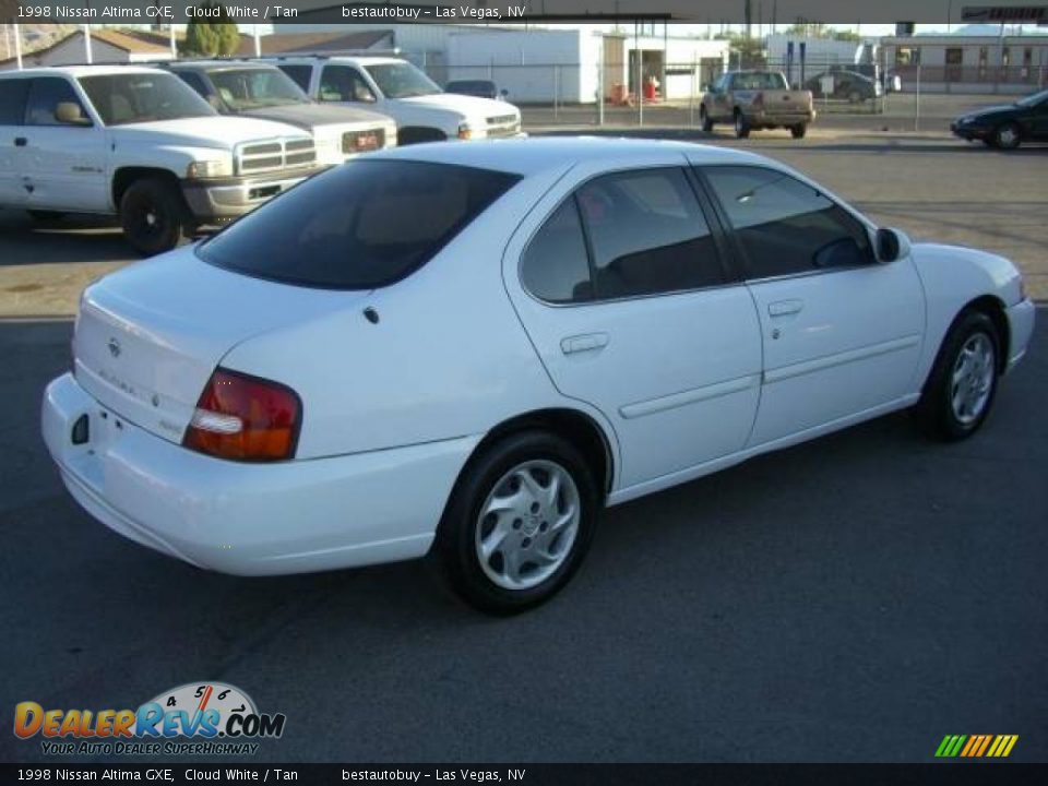 1998 Nissan Altima GXE Cloud White / Tan Photo #6