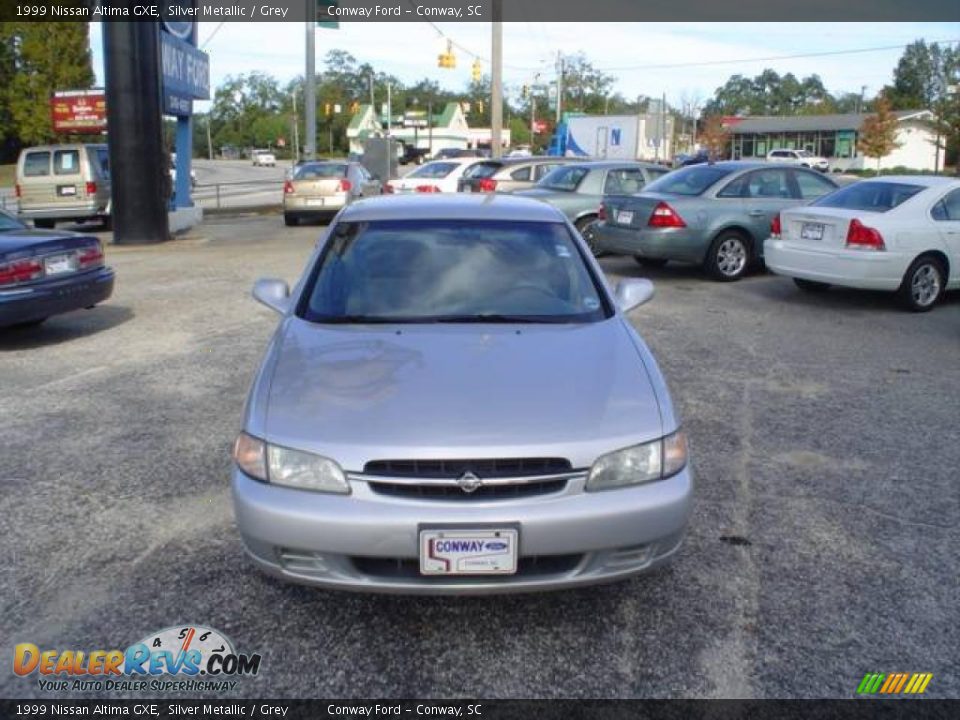 1999 Nissan Altima GXE Silver Metallic / Grey Photo #2