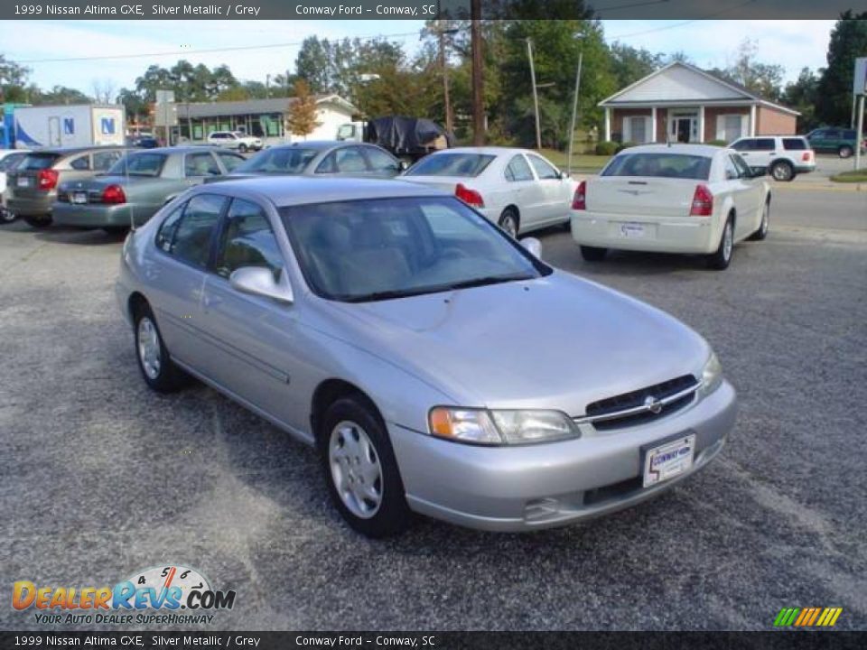 1999 Nissan Altima GXE Silver Metallic / Grey Photo #3