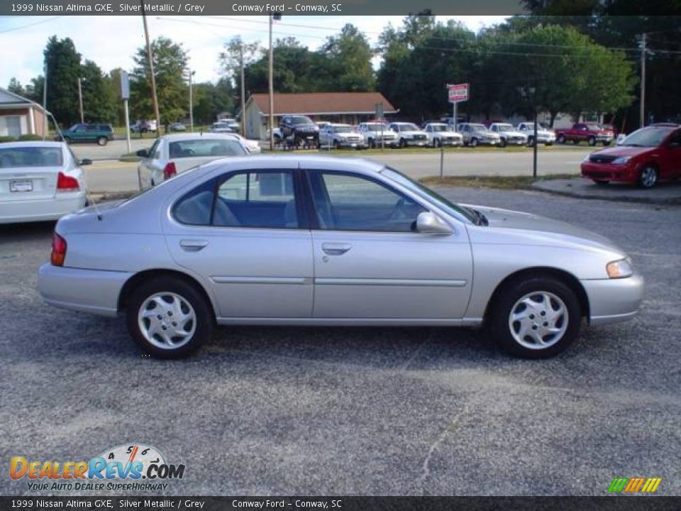 1999 Nissan Altima GXE Silver Metallic / Grey Photo #4