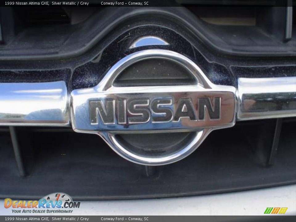 1999 Nissan Altima GXE Silver Metallic / Grey Photo #12