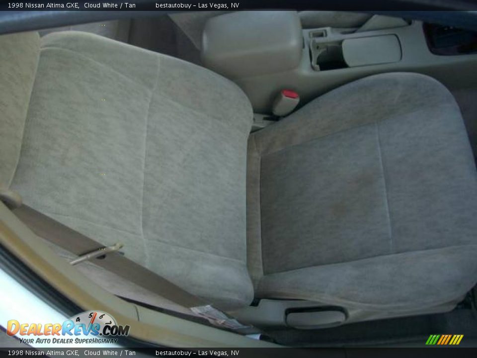 1998 Nissan Altima GXE Cloud White / Tan Photo #25