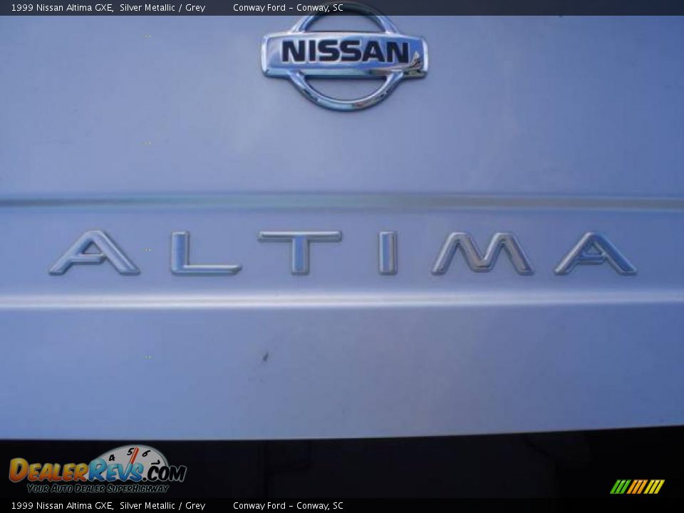 1999 Nissan Altima GXE Silver Metallic / Grey Photo #13