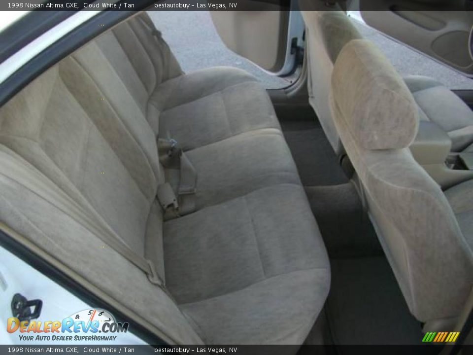 1998 Nissan Altima GXE Cloud White / Tan Photo #26