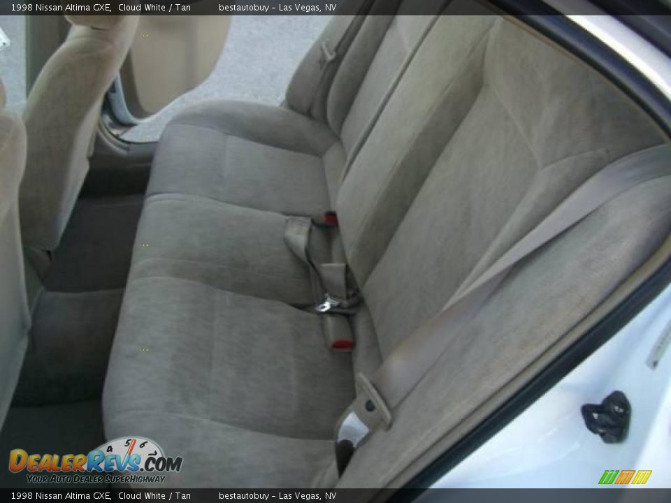 1998 Nissan Altima GXE Cloud White / Tan Photo #27