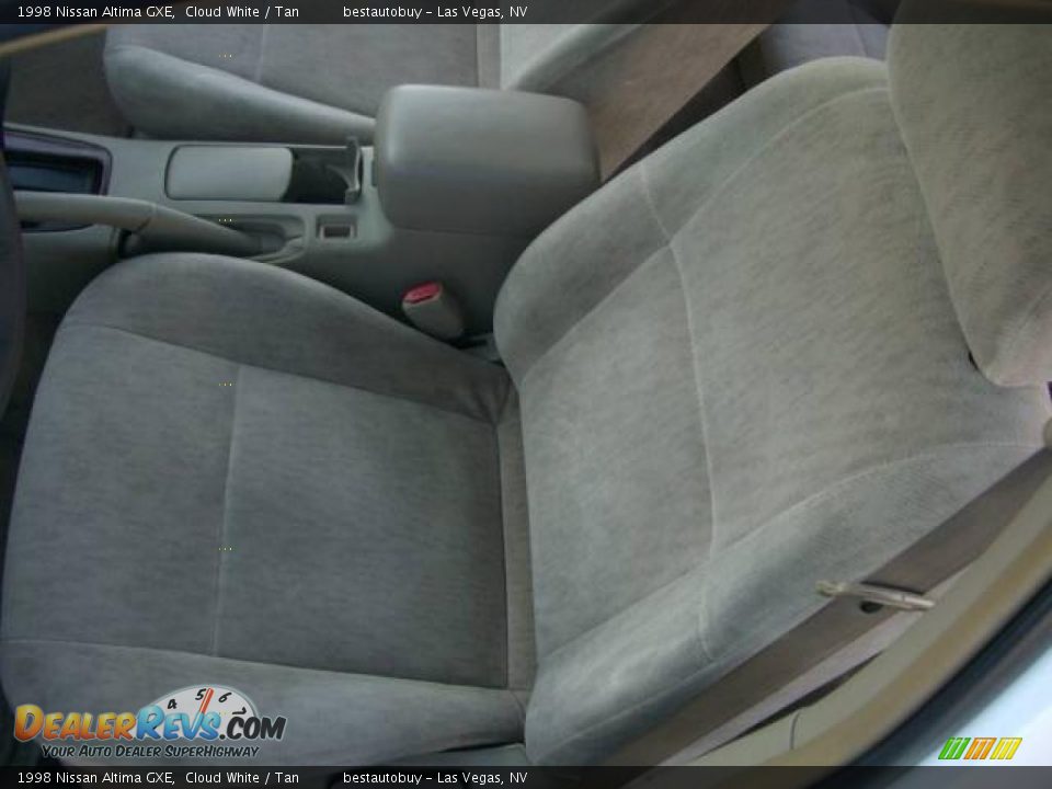 1998 Nissan Altima GXE Cloud White / Tan Photo #28