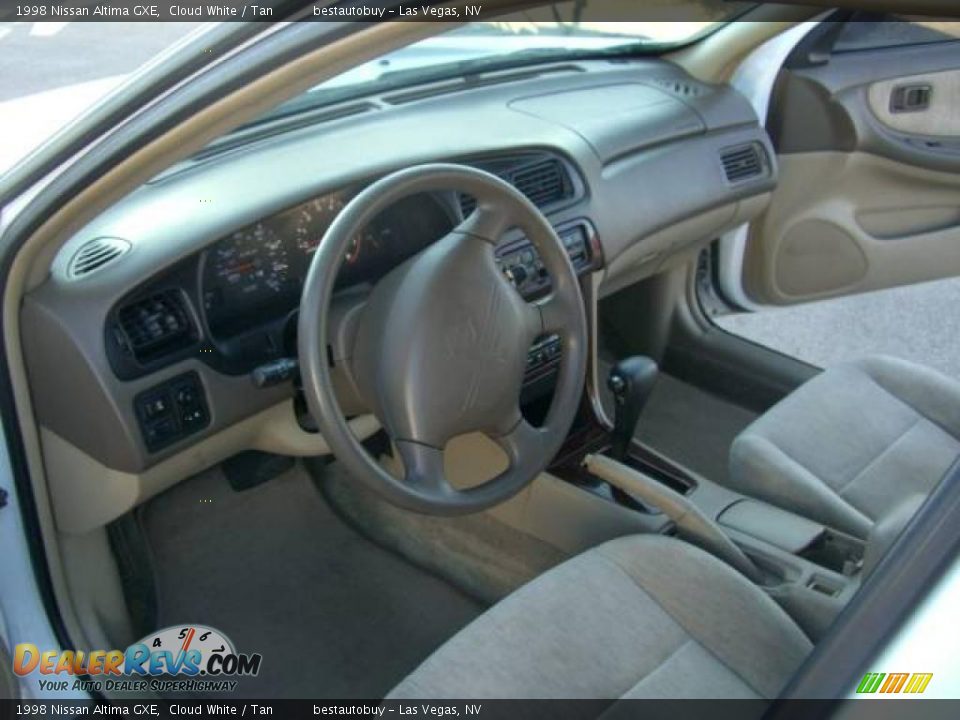 1998 Nissan Altima GXE Cloud White / Tan Photo #30