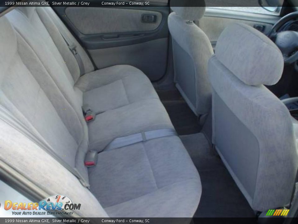 1999 Nissan Altima GXE Silver Metallic / Grey Photo #16