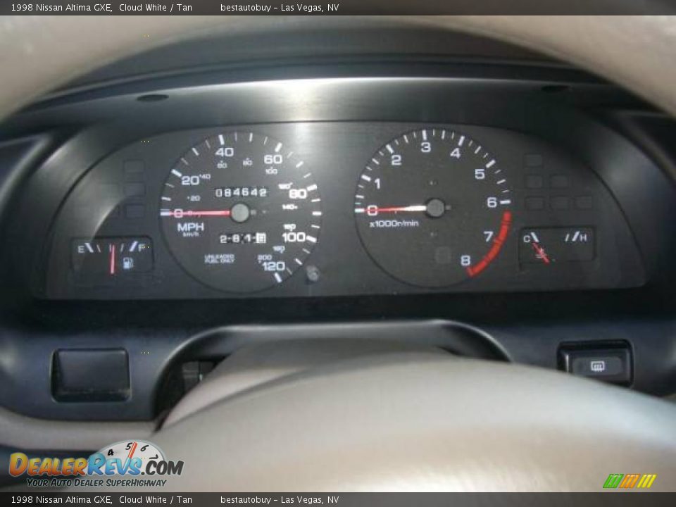 1998 Nissan Altima GXE Cloud White / Tan Photo #31