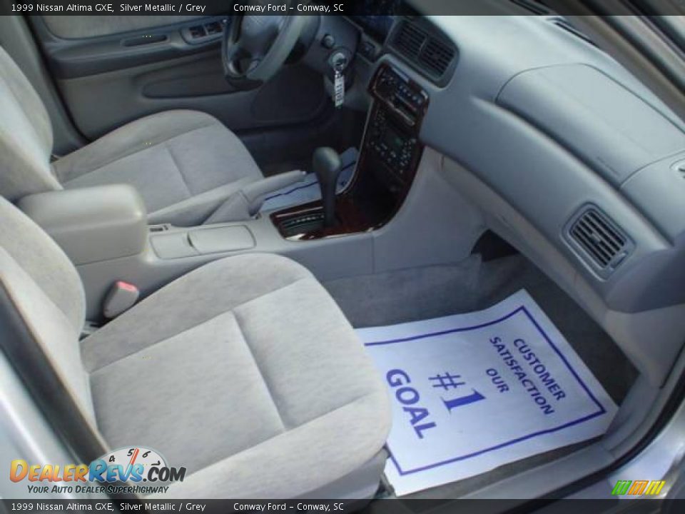 1999 Nissan Altima GXE Silver Metallic / Grey Photo #17
