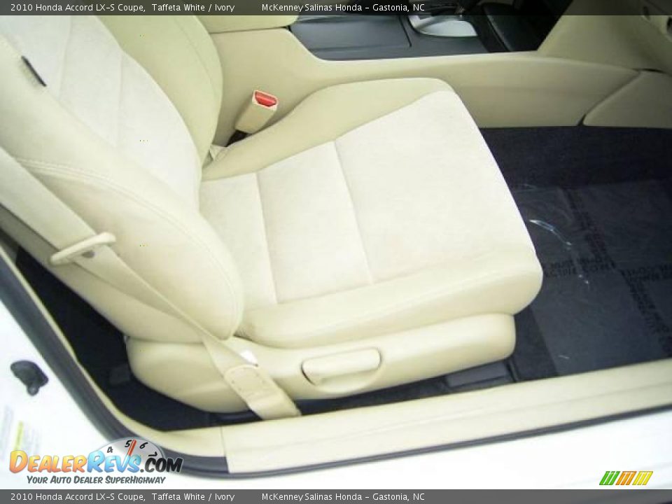 2010 Honda Accord LX-S Coupe Taffeta White / Ivory Photo #13