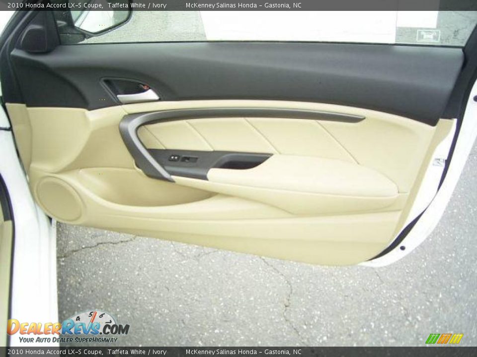 2010 Honda Accord LX-S Coupe Taffeta White / Ivory Photo #15