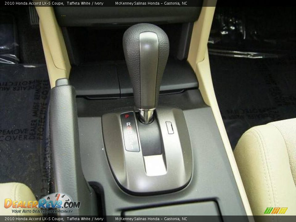 2010 Honda Accord LX-S Coupe Taffeta White / Ivory Photo #22