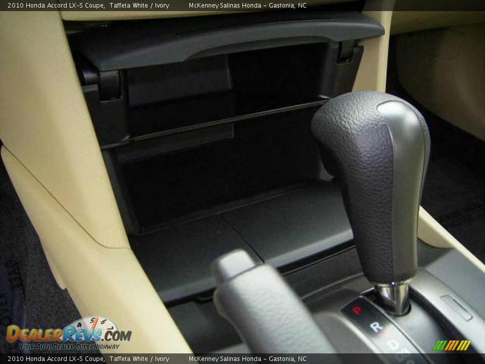 2010 Honda Accord LX-S Coupe Taffeta White / Ivory Photo #24