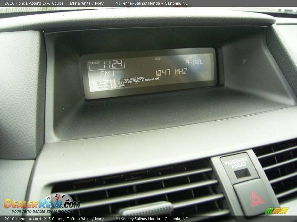 2010 Honda Accord LX-S Coupe Taffeta White / Ivory Photo #25