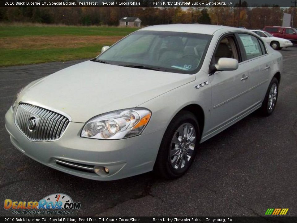 2010 Buick Lucerne CXL Special Edition Pearl Frost Tri-Coat / Cocoa/Shale Photo #2