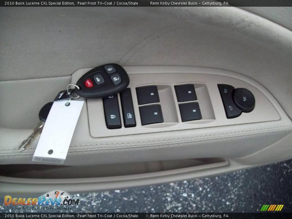 2010 Buick Lucerne CXL Special Edition Pearl Frost Tri-Coat / Cocoa/Shale Photo #14