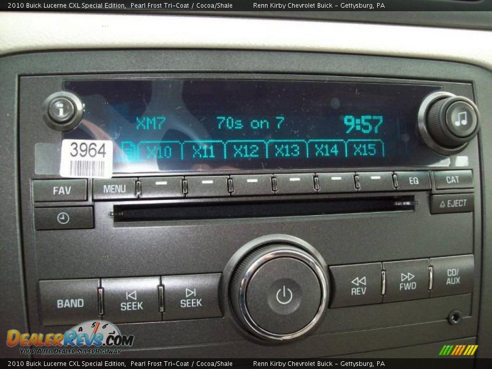 2010 Buick Lucerne CXL Special Edition Pearl Frost Tri-Coat / Cocoa/Shale Photo #17