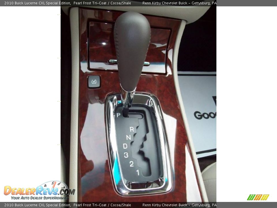2010 Buick Lucerne CXL Special Edition Pearl Frost Tri-Coat / Cocoa/Shale Photo #19