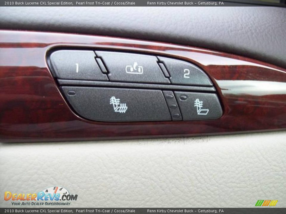2010 Buick Lucerne CXL Special Edition Pearl Frost Tri-Coat / Cocoa/Shale Photo #21