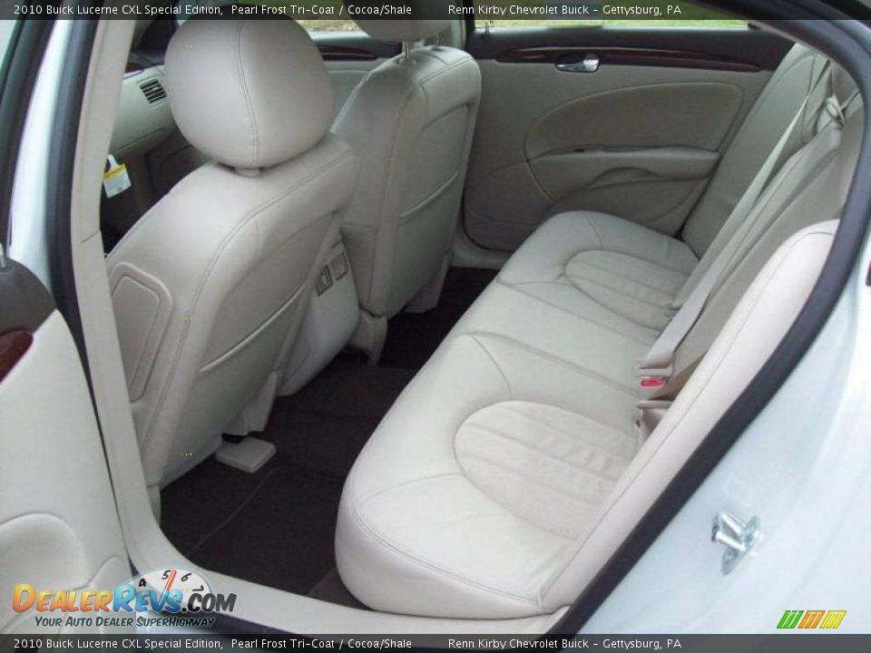 2010 Buick Lucerne CXL Special Edition Pearl Frost Tri-Coat / Cocoa/Shale Photo #25