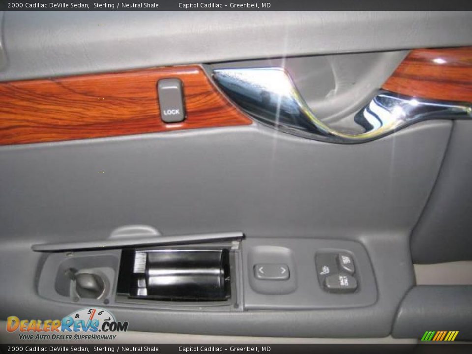 2000 Cadillac DeVille Sedan Sterling / Neutral Shale Photo #18