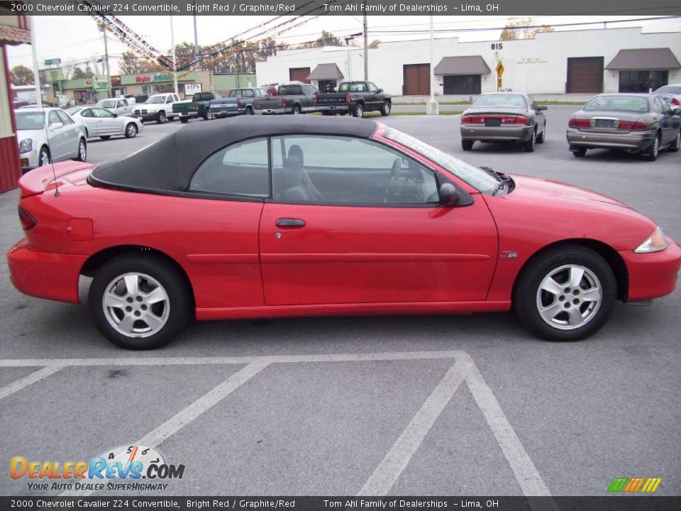 2000 Chevrolet Cavalier Z24 Convertible Bright Red / Graphite/Red Photo #7
