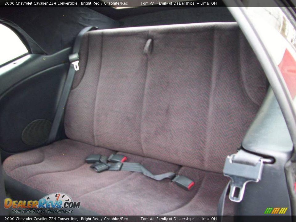 2000 Chevrolet Cavalier Z24 Convertible Bright Red / Graphite/Red Photo #12