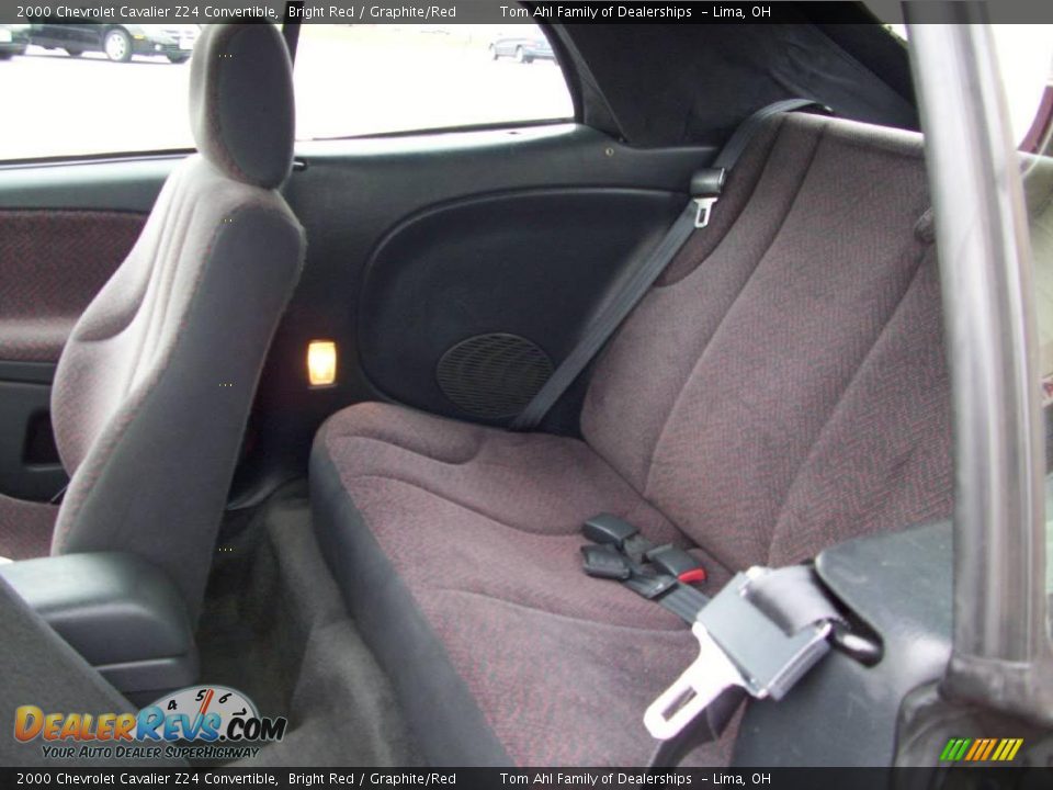 2000 Chevrolet Cavalier Z24 Convertible Bright Red / Graphite/Red Photo #13