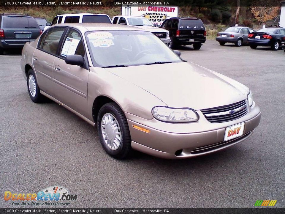 2000 Chevrolet Malibu Sedan Sandrift Metallic / Neutral Photo #2