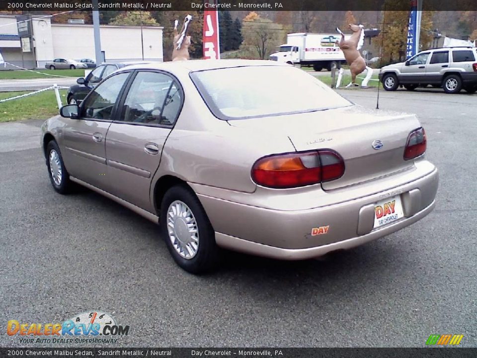 2000 Chevrolet Malibu Sedan Sandrift Metallic / Neutral Photo #4