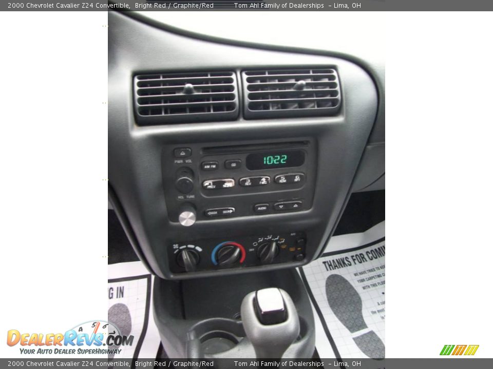 2000 Chevrolet Cavalier Z24 Convertible Bright Red / Graphite/Red Photo #18