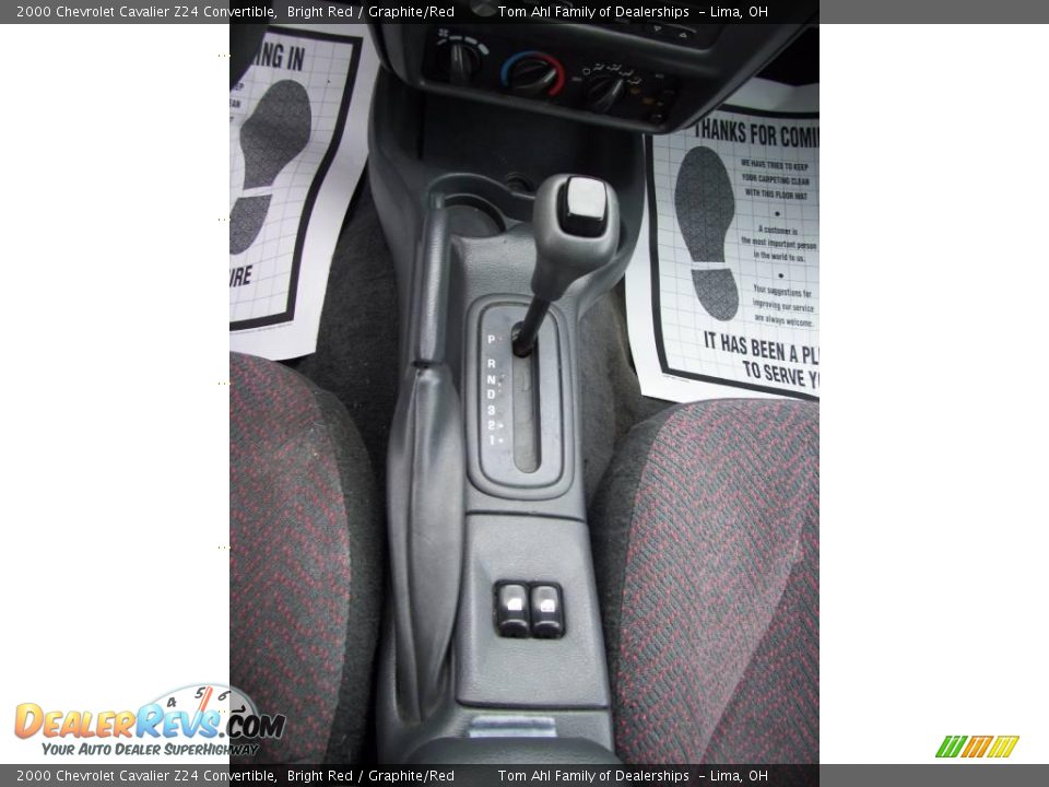 2000 Chevrolet Cavalier Z24 Convertible Bright Red / Graphite/Red Photo #19
