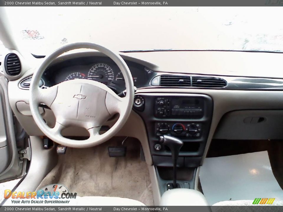 2000 Chevrolet Malibu Sedan Sandrift Metallic / Neutral Photo #7