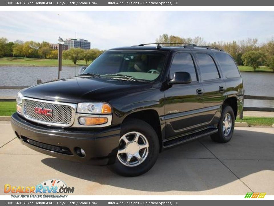 2006 GMC Yukon Denali AWD Onyx Black / Stone Gray Photo #6