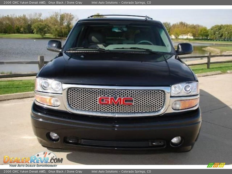 2006 GMC Yukon Denali AWD Onyx Black / Stone Gray Photo #7