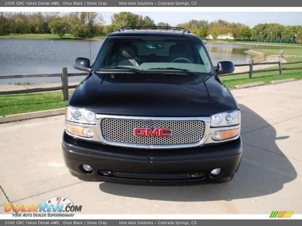 2006 GMC Yukon Denali AWD Onyx Black / Stone Gray Photo #8