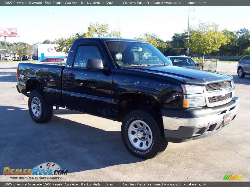 2005 Chevrolet Silverado 1500 Regular Cab 4x4 Black / Medium Gray Photo #6