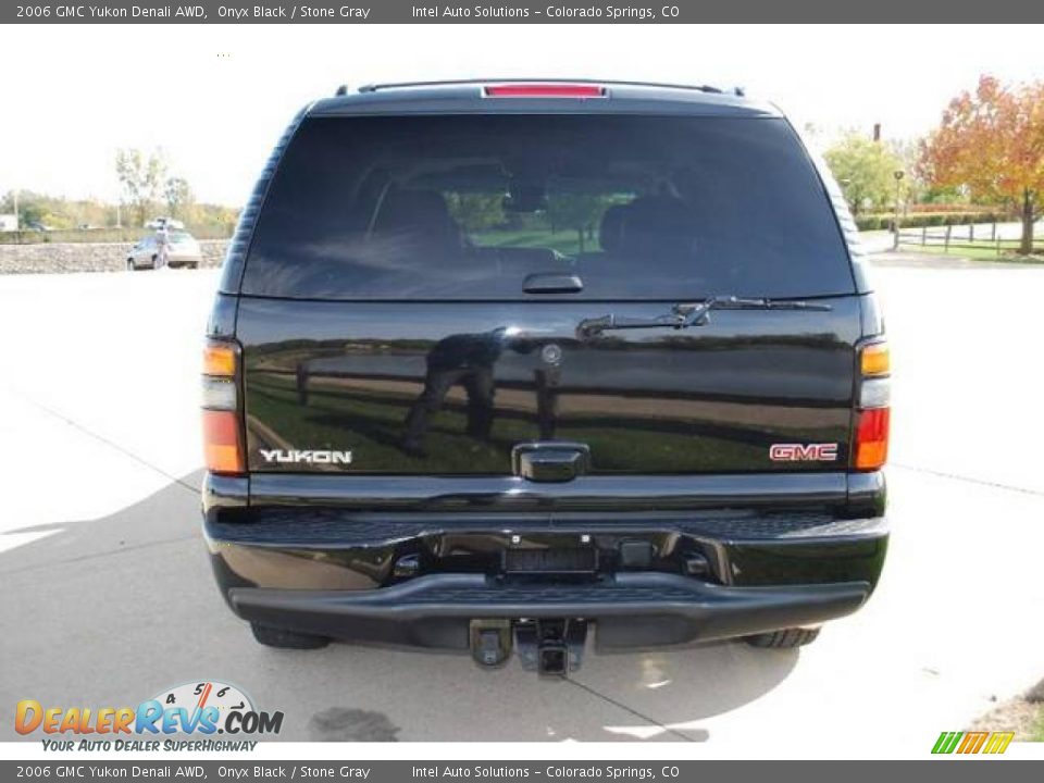 2006 GMC Yukon Denali AWD Onyx Black / Stone Gray Photo #19