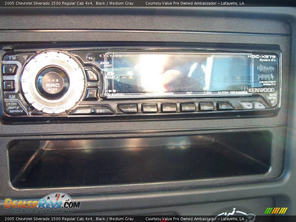 2005 Chevrolet Silverado 1500 Regular Cab 4x4 Black / Medium Gray Photo #12