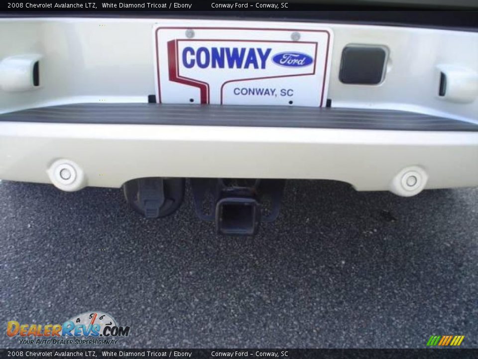 2008 Chevrolet Avalanche LTZ White Diamond Tricoat / Ebony Photo #16